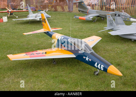 Radio Controlled motore jet powered aereo modello a Rougham Airfield, Suffolk, Regno Unito Foto Stock