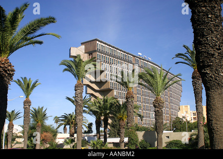 Grand Hotel du Lac Tunis Tunisia questo strano piramidali invertita cosa è il leader di curiosità architettoniche di Tunisi Foto Stock