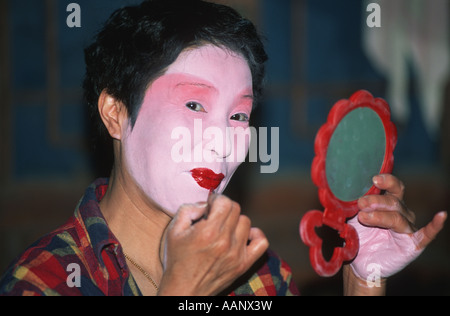 Artista mascheratura per opera di Pechino, Cina Pechino Foto Stock