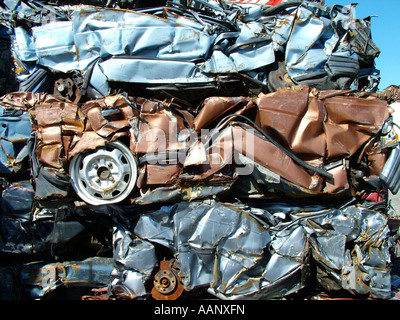 Auto rottamate su junkyard Foto Stock