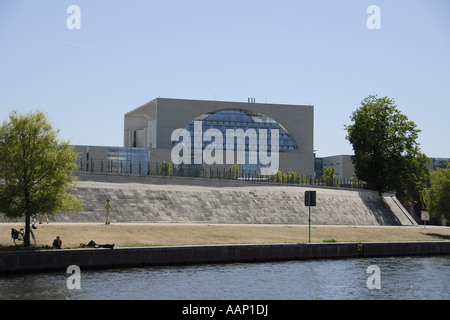 Cancelleria tedesca visto dal fiume Sprea, Germania Berlino Foto Stock