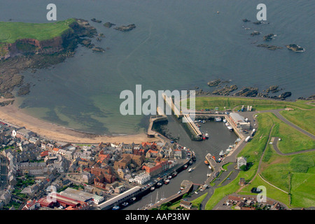 Vista aerea del porto di pesca di Eyemouth, frontiera scozzese paese Foto Stock
