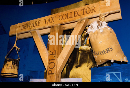 Attenzione al Tax Collector Sign Mount Vernon Museum, casa di George Washington, Washington DC Foto Stock