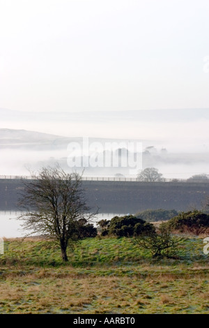 Foschia sopra Bingley Moor da baildon spazio libero per il testo Foto Stock