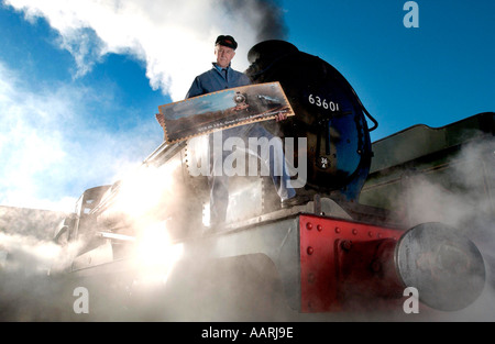 Motore a vapore caratteristiche sul nuovo Royal Mail timbro Foto Stock