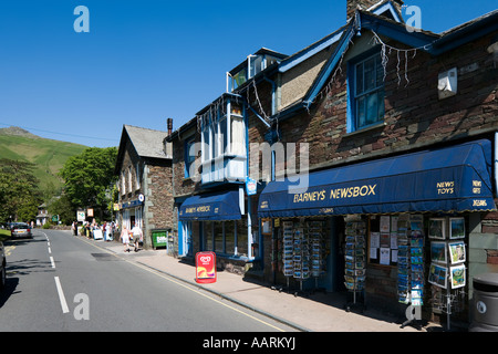 Negozi nel centro del villaggio, Grasmere, Lake District, Cumbria, England, Regno Unito Foto Stock