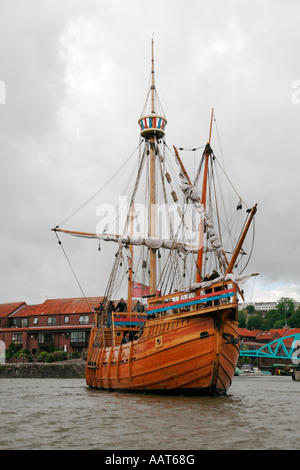 Replica del Matthew , John Cabot la nave di legno a vela al porto di galleggiante in Bristol Foto Stock