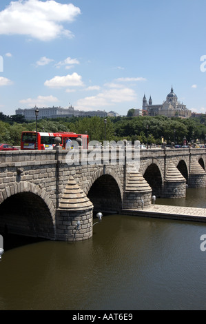 Puento de Segovia Madrid Spagna UE Europa Foto Stock