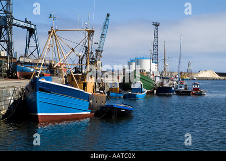 dh Pulteneytown WICK CAITHNESS Scottish Fishing boat lungo la banchina Wick Il porto attracca le barche di pesca locali ormeggiate in scozia Foto Stock