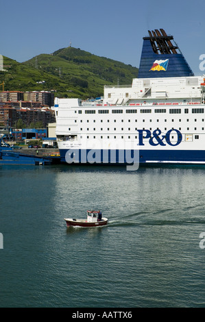 P & O traghetto orgoglio di Bilbao nel porto di Santurtzi, Pais Vasco (Paese Basco), nel nord della Spagna, Europa. Foto Stock