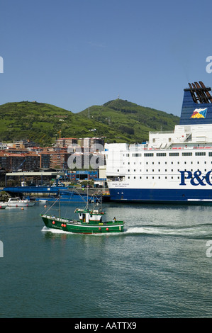 P & O traghetto orgoglio di Bilbao nel porto di Santurtzi, Pais Vasco (Paese Basco), nel nord della Spagna, Europa. Foto Stock