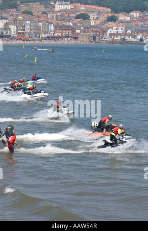 Inizio del Jet Ski Race in South Bay Scarborough Yorkshire UK nel 2007 Foto Stock