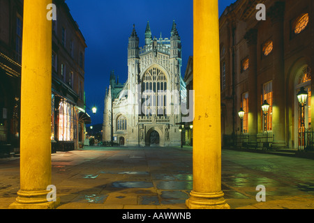Le camere della pompa e Cattedrale di bagno di notte Bath Somerset England Regno Unito Foto Stock