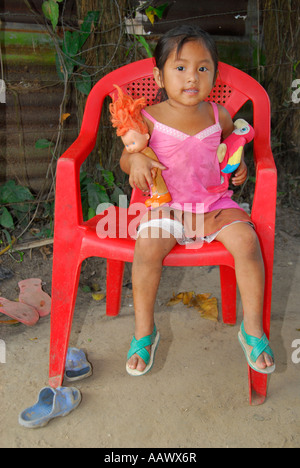 Ragazza indigeni in Livingstone, Guatemala, America Centrale Foto Stock