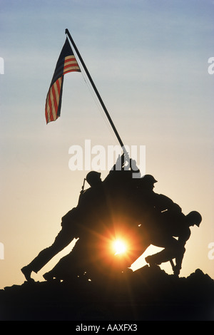 US Marine Corps War Memorial stagliano in Al Cimitero Nazionale di Arlington a sunrise Foto Stock