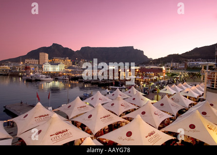 Sud Africa cape town Victoria Albert waterfront tramonto table mountain Foto Stock