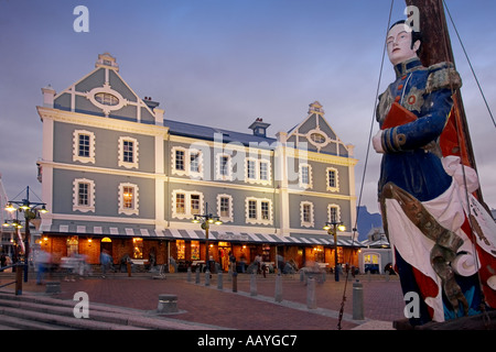 Sud Africa cape town Victoria Albert waterfront porto storico edificio per uffici capitani figurhead Foto Stock