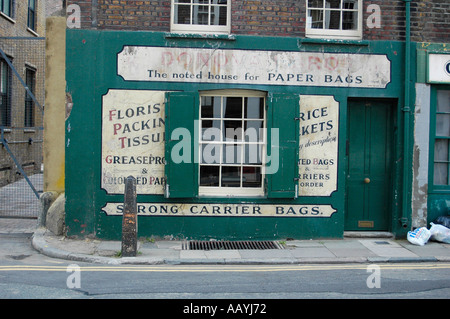 Donovan Fratelli - La nota casa per i sacchi di carta negozio di fronte in Spitalfields prima del restauro Foto Stock