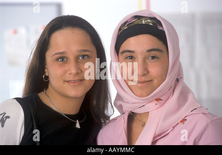 Ritratto di due Moslim ragazze adolescenti Foto Stock