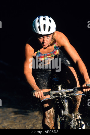 Woman mountain biker Foto Stock