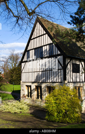 L'hospitium xiv secolo edificio elencato nel Museo Giardini York Yorkshire Inghilterra Foto Stock