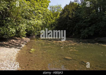 Silent Piscina vicino a Guildford Surrey in Inghilterra REGNO UNITO Foto Stock