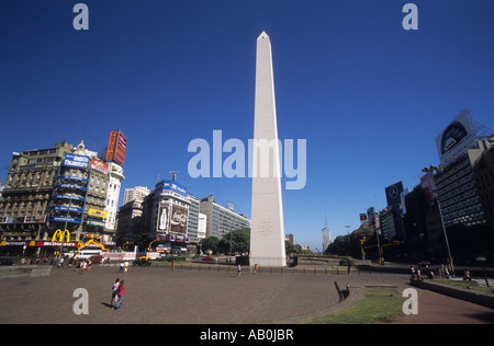 L'Obelisco e all'Avenida 9 de Julio, Buenos Aires, Argentina Foto Stock