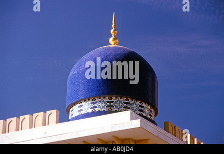 Minareto della bella Al Khawr moschea di Muscat della capitale di Oman Foto Stock