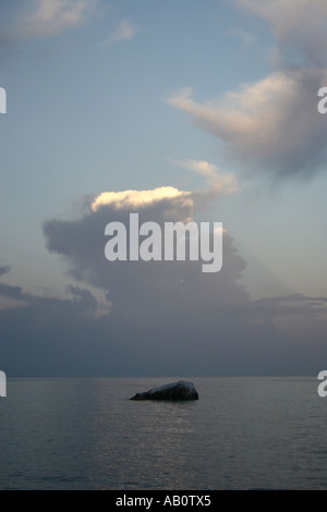 Cloudscape oltre il Lago Malawi Foto Stock