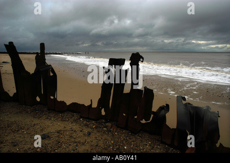 Erosione costiera a Happisburgh sulla costa di Norfolk, East Anglia, Inghilterra. Foto Stock