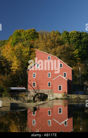 Il Clinton landmark mulino rosso, situato nella contea di Hunterdon, New Jersey, U.S.A. Foto Stock