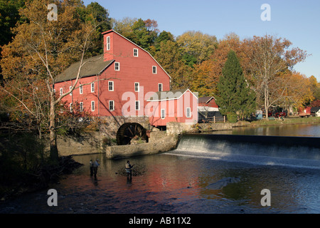 Il Clinton landmark mulino rosso, situato nella contea di Hunterdon, New Jersey, U.S.A. Foto Stock