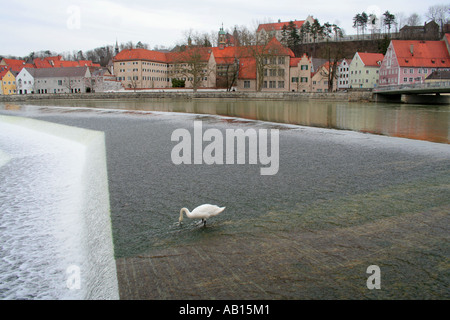 Il fiume Lech e il panorama della città di Landsberg Lech Baviera Germania Foto Stock