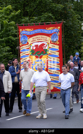 Lavoratori siderurgici marzo con il sindacato banner da Corus Ebbw Vale acciaierie South Wales UK Foto Stock