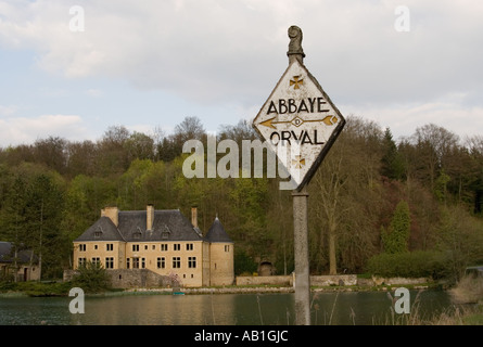 Cartello su un approccio per l'Abbaye d'Orval monastero di Orval nella provincia del Lussemburgo in Belgio Foto Stock