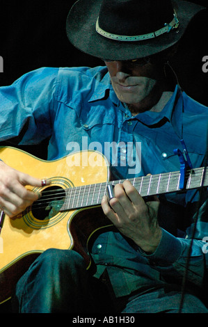 Alabama 3 sul palco del Wychwood Music Festival Cheltenham Giugno 2005 Foto Stock