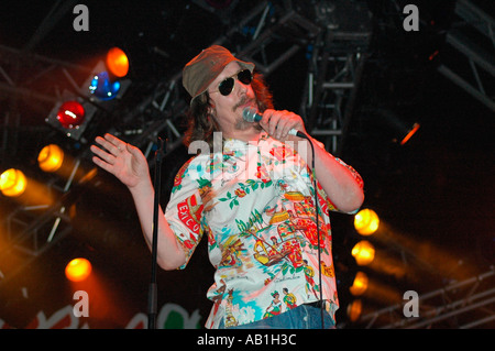 Alabama 3 sul palco del Wychwood Music Festival Cheltenham Giugno 2005 Foto Stock