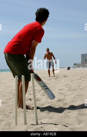 Cricket amici spiaggia di Fort lauderdale weekend divertente lifestyle Foto Stock