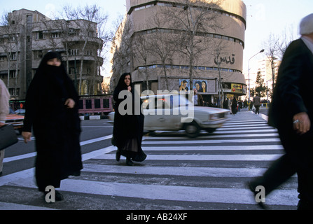 Una scena di strada a Teheran in Iran Foto Stock