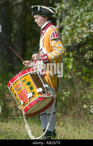 Fife e tamburo i musicisti si esibiscono presso la piantagione di Endview circa 1769 vicino a Yorktown Virginia come parte della 225th anniversario Foto Stock