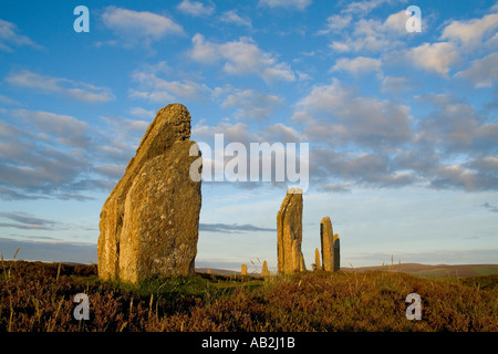 Dh ANELLO DI BRODGAR Isole Orcadi Neolitiche pietre permanente henge cerchio gran bretagna Foto Stock