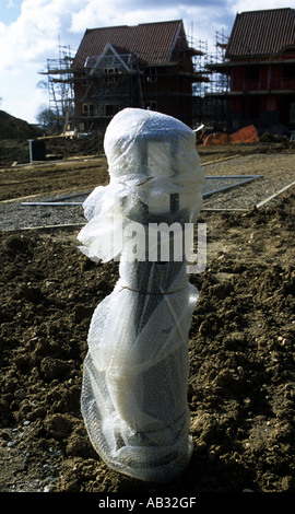 Case e strade in costruzione su Ravenswood break sul vecchio aeroporto di Ipswich, Suffolk, Regno Unito. Foto Stock