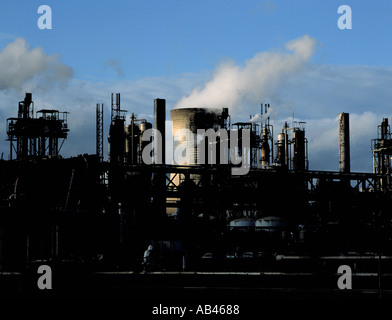 Complesso chimico e torre di raffreddamento, Billingham, Teesside, Cleveland, Inghilterra, Regno Unito. Negli anni '80 Foto Stock