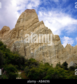 Argilla Paritea scogliere vicino a Omarama Waitaki Valley North Otago Isola del Sud della Nuova Zelanda Foto Stock