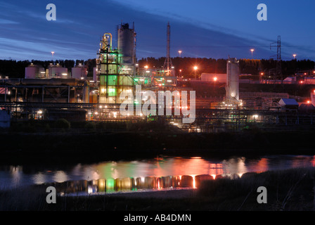 Ineos complesso chimico sulle rive del fiume Mersey River Weaver e Manchester Ship Canal a Runcorn Foto Stock