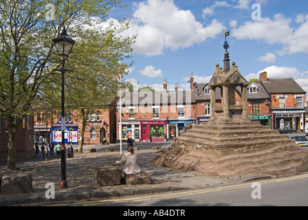 Lymm monumento trasversale nello storico villaggio di Lymm nel Cheshire Foto Stock