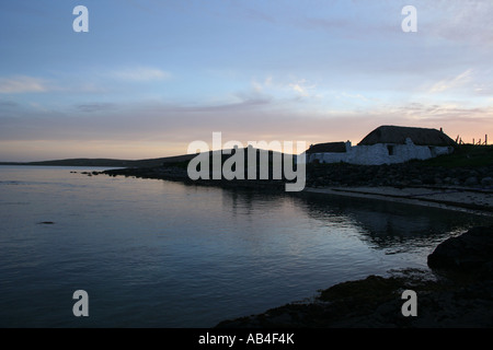 Berneray Ostello della gioventù al crepuscolo Ebridi Esterne della Scozia Giugno 2007 Foto Stock