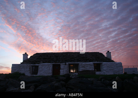 Isle of Berneray Ostello della gioventù al crepuscolo Ebridi Esterne della Scozia Giugno 2007 Foto Stock