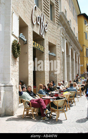 Il Cafe Society a Urbino Le Marche Ital Foto Stock