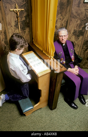 Cattolica per la formazione religiosa dei giovani è una parte importante dell'insegnamento della Chiesa Foto Stock